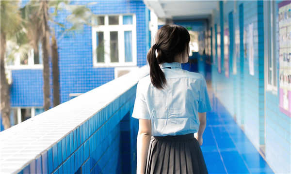 万宁如何找到一个可以帮助我生孩子的女人？